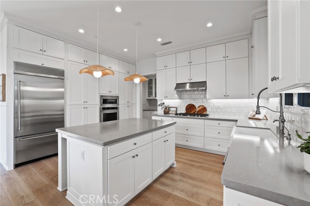 Detail Gallery Image 13 of 73 For 103 Vigna, Irvine,  CA 92602 - 5 Beds | 4/1 Baths