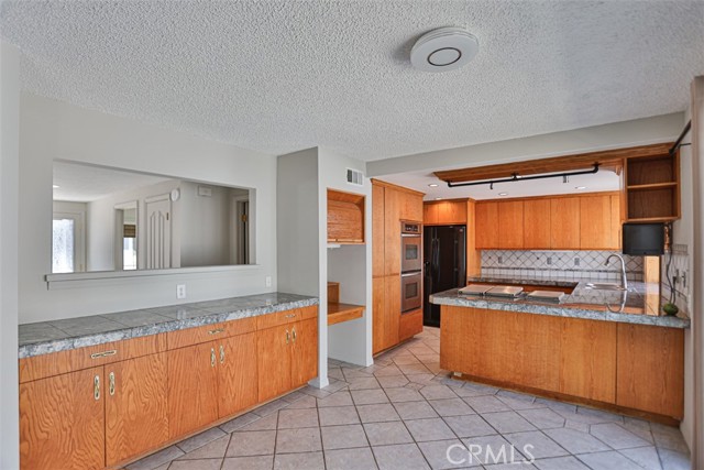 Detail Gallery Image 20 of 46 For 18440 Tamarind, Fountain Valley,  CA 92708 - 6 Beds | 4 Baths