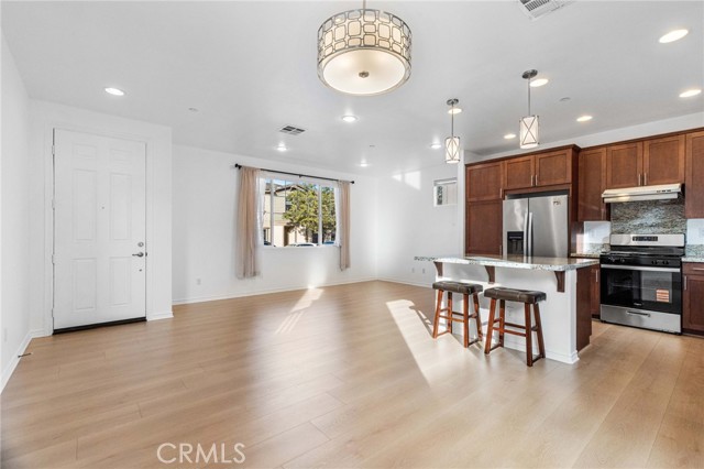 Detail Gallery Image 9 of 35 For 22756 Meyler St, Torrance,  CA 90502 - 5 Beds | 3 Baths