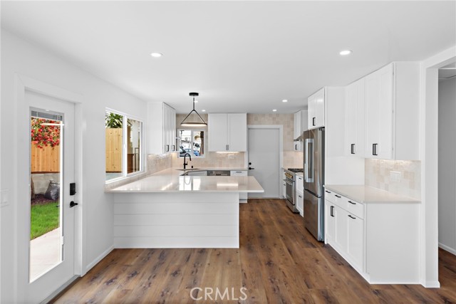 121 Avenida Santa Margarita, San Clemente CA: https://media.crmls.org/medias/f3bcb2c5-226f-4703-8a53-52ff76b5ee9b.jpg