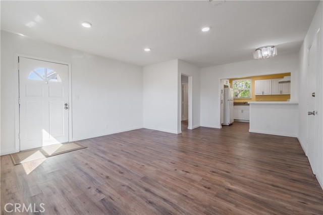 Detail Gallery Image 4 of 26 For 4568 Los Toros, Pico Rivera,  CA 90660 - 2 Beds | 1 Baths