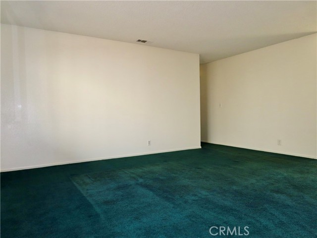 6149 La Sierra Avenue, Riverside CA: https://media.crmls.org/medias/f3bd8d3e-a3a4-41f7-bf7a-dbe09e08d33e.jpg