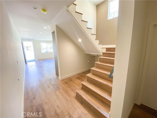 Detail Gallery Image 3 of 9 For 1839 S Gramery Pl #1837,  Los Angeles,  CA 90019 - 4 Beds | 4/1 Baths