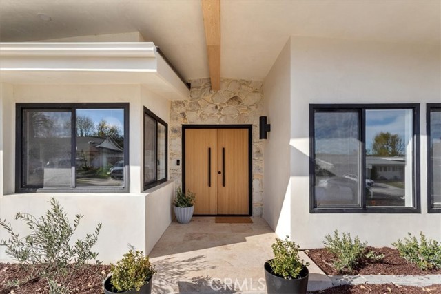 Front Image Thumbnail for CROC26038425