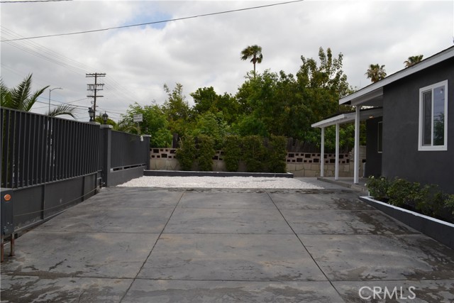 11068 Penrose, Sun Valley CA: https://media.crmls.org/medias/f3befd3b-5f4f-4b05-948e-365f3db5d87b.jpg
