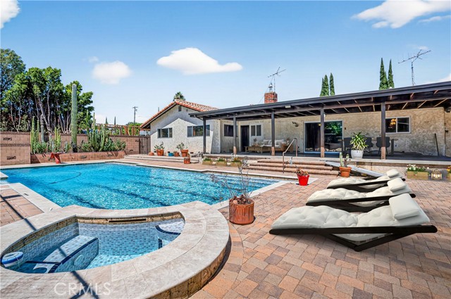 17558 Lahey Street, Granada Hills CA: https://media.crmls.org/medias/f3bf26cd-ac44-42fd-82e8-1499b90b4e79.jpg