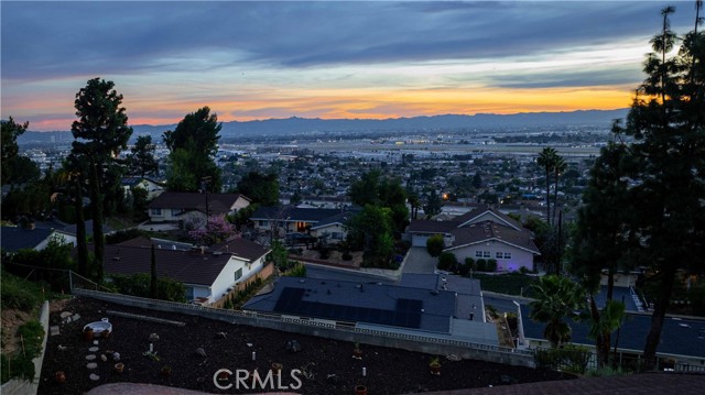 Detail Gallery Image 9 of 63 For 9960 Milburn, Sun Valley,  CA 91352 - 4 Beds | 2 Baths