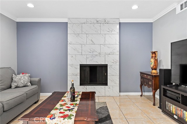 Detail Gallery Image 6 of 25 For 15503 Benfield Ave, Norwalk,  CA 90650 - 4 Beds | 2 Baths