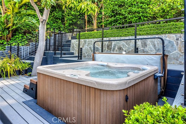 3521 Stonewood Drive, Sherman Oaks CA: https://media.crmls.org/medias/f3c0accc-a695-4a06-b0b3-757a59e7ae7e.jpg
