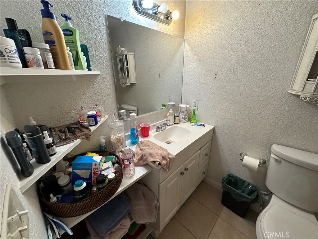 https://media.crmls.org/medias/f3c0e896-fea9-459c-929d-0ab3fc6eab22.jpg?preset=X-Large