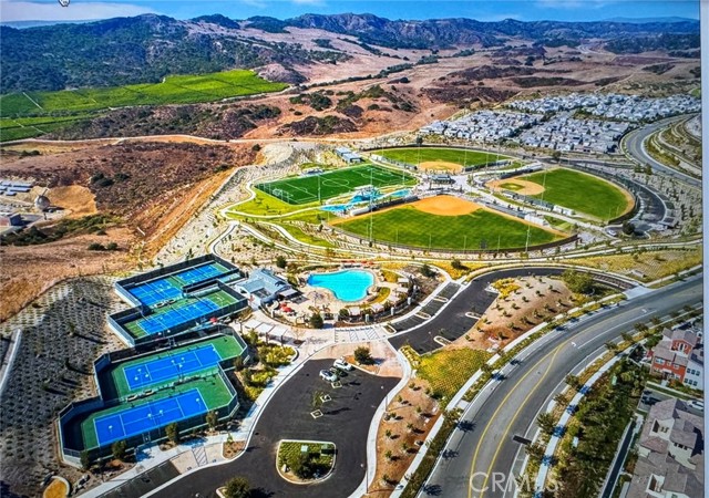 41 Stable Dr, Rancho Mission Viejo CA: https://media.crmls.org/medias/f3c0f6e8-6f0c-44bb-a3cc-5decfb8f9dfe.jpg
