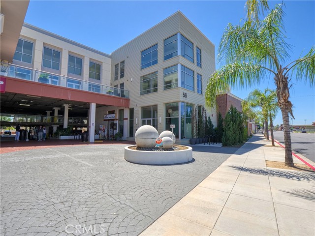 56 E Duarte Road, Arcadia CA: https://media.crmls.org/medias/f3c133b9-b663-4bcb-a40f-93e4faa21ac0.jpg
