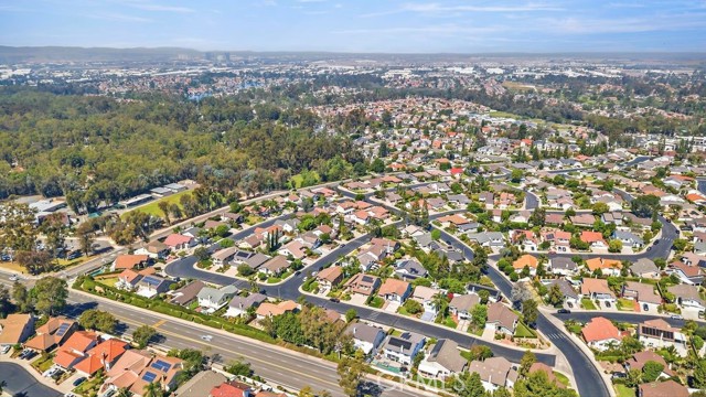 Detail Gallery Image 39 of 50 For 22141 Comanche, Lake Forest,  CA 92630 - 4 Beds | 2/1 Baths