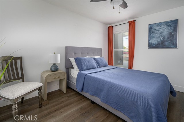 20121 Bushard Street, Huntington Beach CA: https://media.crmls.org/medias/f3c2598d-f9db-4c89-b47b-a9317c2a6a82.jpg
