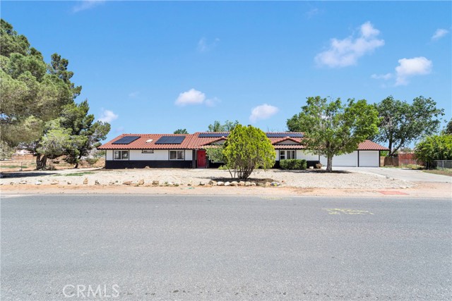 14855 Flathead Road, Apple Valley CA: https://media.crmls.org/medias/f3c272c1-52b1-4d50-bb68-fc4beb40ff00.jpg