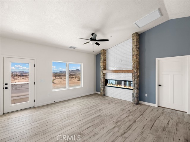 16944 Pauhaska Road, Apple Valley CA: https://media.crmls.org/medias/f3c28134-c3ff-40fc-af99-c3b4b25ca769.jpg