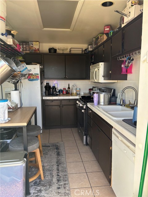 71578 Florida Drive, 29 Palms CA: https://media.crmls.org/medias/f3c2bbe8-4d27-40c1-942f-f5a85543d2d2.jpg