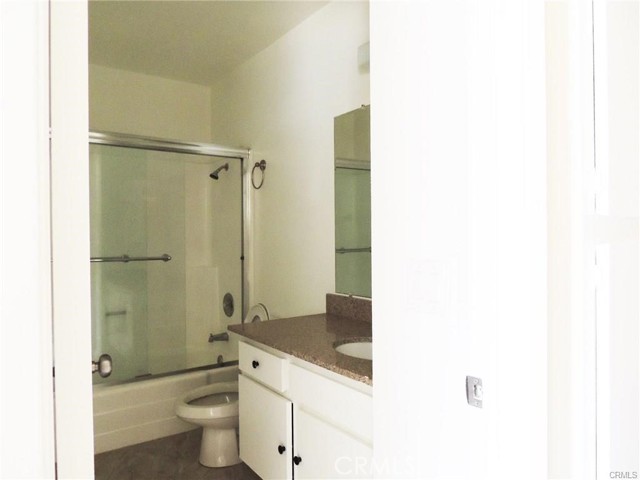 Detail Gallery Image 17 of 31 For 4137 Tiberon Dr, Oceanside,  CA 92056 - 3 Beds | 2 Baths