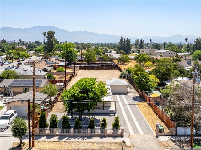 412 South Santa Fe Street, Hemet CA: https://media.crmls.org/medias/f3c32d10-4b6c-4555-a1e1-a23759656578.jpg