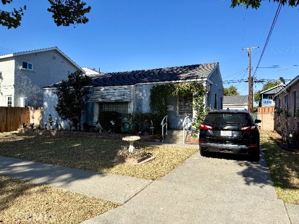 5968 Blackthorne Avenue, Lakewood CA: https://media.crmls.org/medias/f3c3ffd1-749c-40eb-8ba2-02f6d872c2eb.jpg