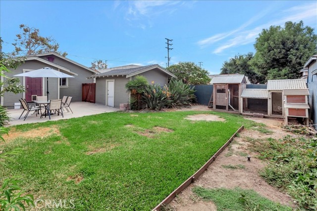 16913 Ardmore Avenue, Bellflower CA: https://media.crmls.org/medias/f3c4344e-4a5f-4b7f-816e-60f15c12ca68.jpg