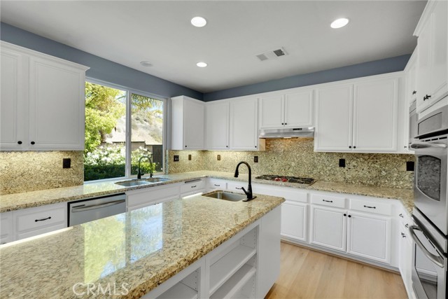 29138 Harmony Way, Saugus CA: https://media.crmls.org/medias/f3c4cdcd-c63d-42f8-867e-c468fef4dfa7.jpg