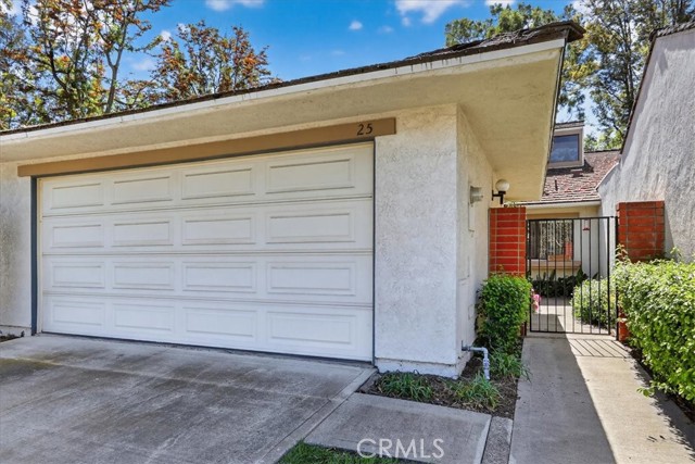 Detail Gallery Image 2 of 14 For 25 Dogwood, Irvine,  CA 92612 - 2 Beds | 2 Baths