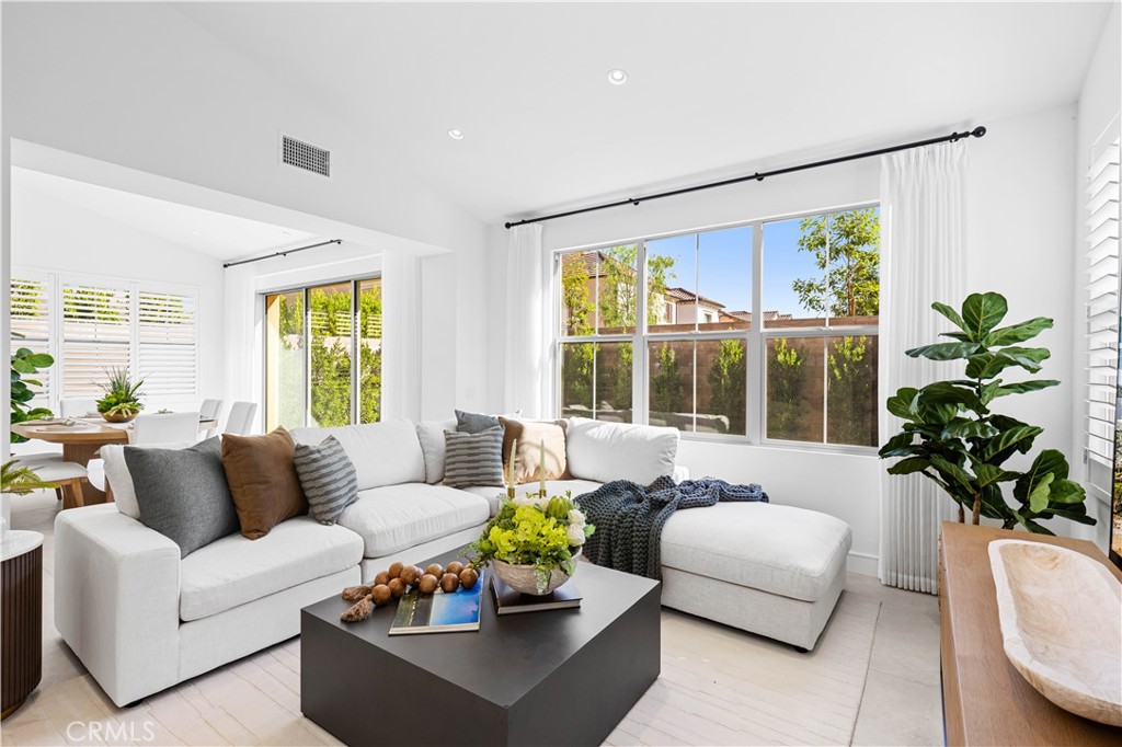 MLS #OC25246259 image #8