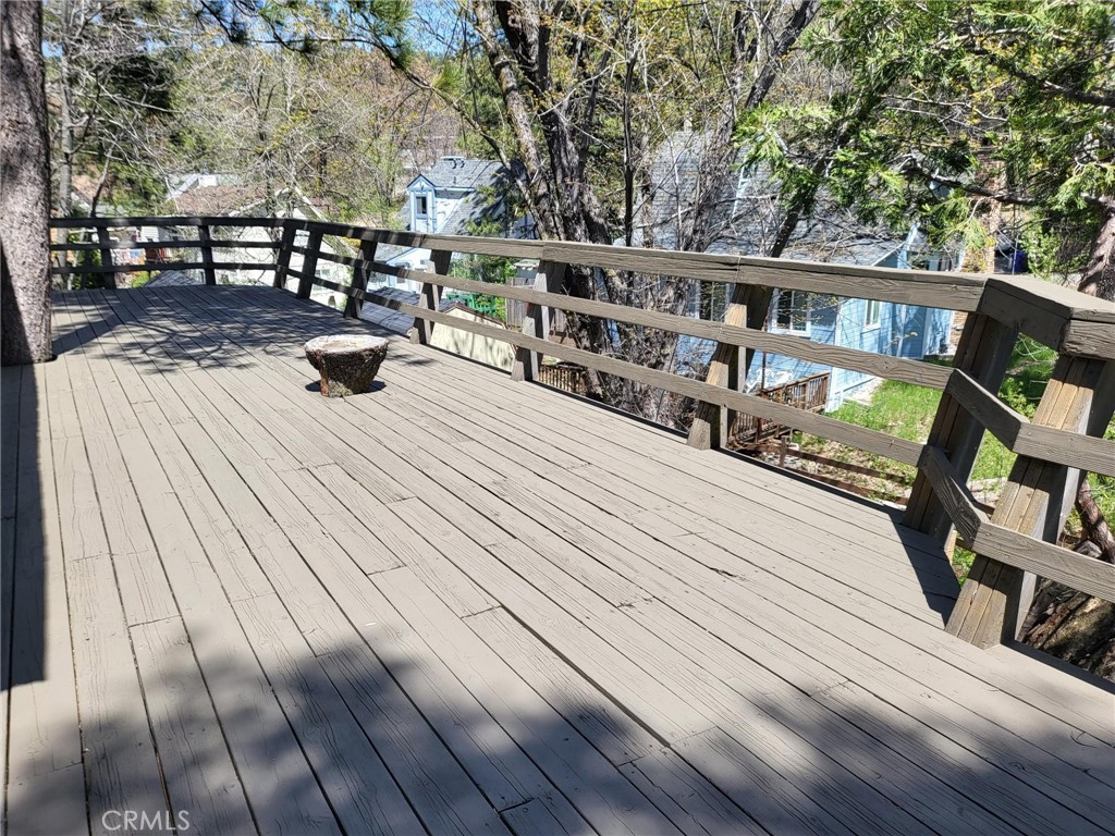 https://media.crmls.org/medias/f3c71ce6-43c0-4a62-af17-ffcae7442c01.jpg?preset=X-Large