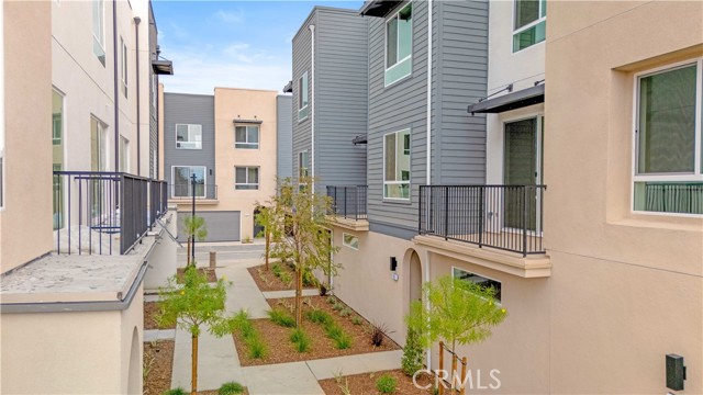 Detail Gallery Image 38 of 40 For 9419 1/2 N Sepulveda Blvd. #3,  North Hills,  CA 91343 - 2 Beds | 2/1 Baths