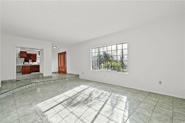 Detail Gallery Image 12 of 58 For 12924 Sproule, Sylmar,  CA 91342 - 4 Beds | 3 Baths