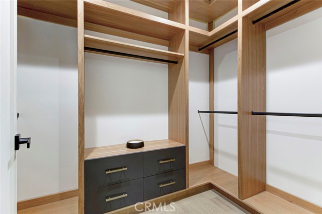 Detail Gallery Image 12 of 14 For 5515 Hermitage Ave, Valley Village,  CA 91607 - 3 Beds | 2 Baths