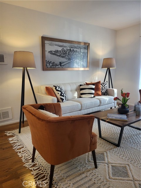 Detail Gallery Image 8 of 17 For 2135 E Florida St #2,  Long Beach,  CA 90814 - 1 Beds | 1 Baths