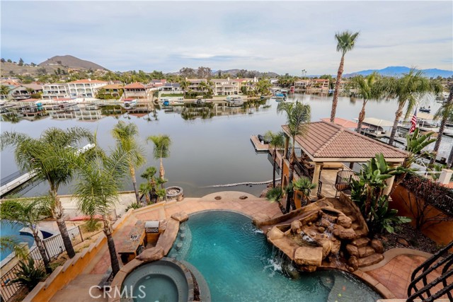 23180 Gray Fox Drive, Canyon Lake CA: https://media.crmls.org/medias/f3c9aad7-d5ba-473b-981f-d97b0a7eea30.jpg