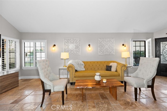 25010 Foxtail Court, Stevenson Ranch CA: https://media.crmls.org/medias/f3ca4a14-fcd8-4cd7-845c-c6f6724e9c5c.jpg