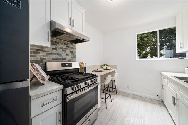 617 Cedar Avenue, Long Beach CA: https://media.crmls.org/medias/f3cac266-691f-4115-930f-0d1c6e9558d1.jpg