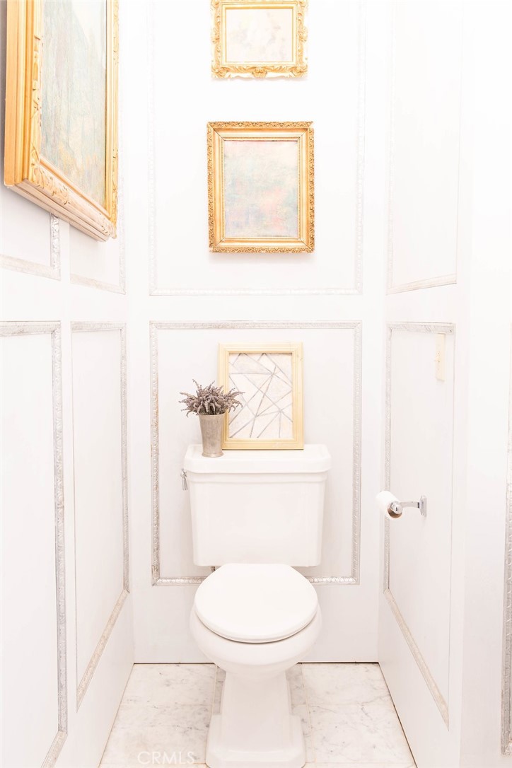 https://media.crmls.org/medias/f3ccae04-3d3d-436f-82f5-369455f161a8.jpg?preset=X-Large