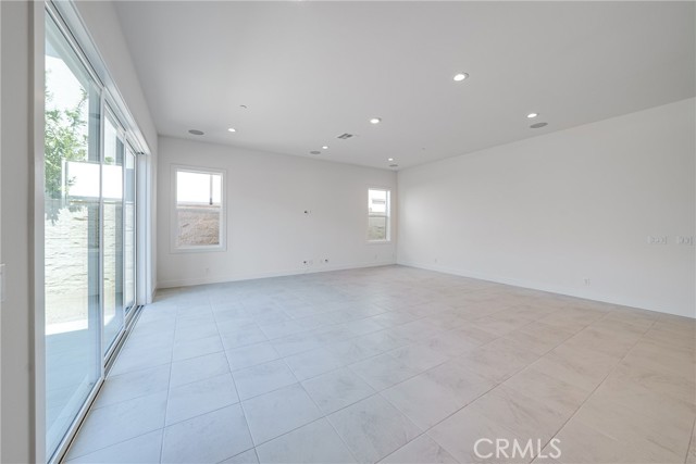 Detail Gallery Image 4 of 31 For 121 Wild Flower, Lake Forest,  CA 92630 - 5 Beds | 5 Baths