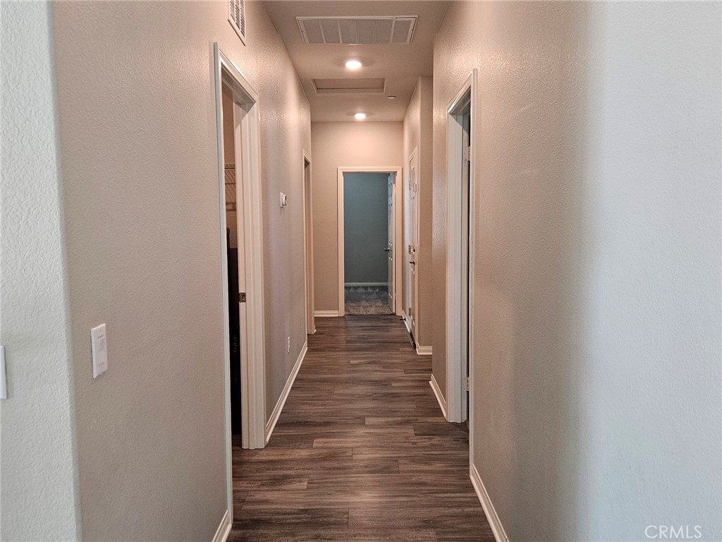 https://media.crmls.org/medias/f3cccb8a-a243-4943-9539-ad399d138a83.jpg?preset=X-Large