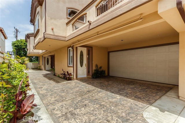 Detail Gallery Image 2 of 34 For 2113 Mathews Ave #B,  Redondo Beach,  CA 90278 - 3 Beds | 2/1 Baths