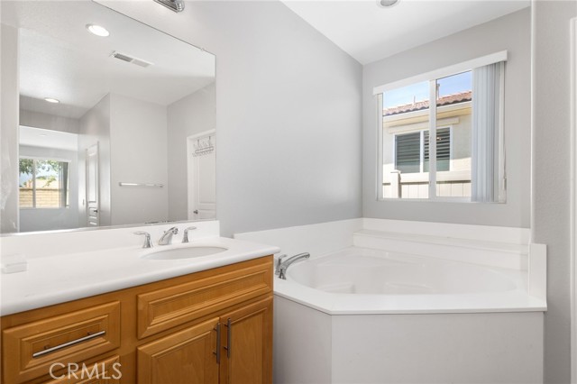 1580 Turtle Creek, Beaumont CA: https://media.crmls.org/medias/f3cdd922-e276-41f8-98b1-473693bcdb28.jpg