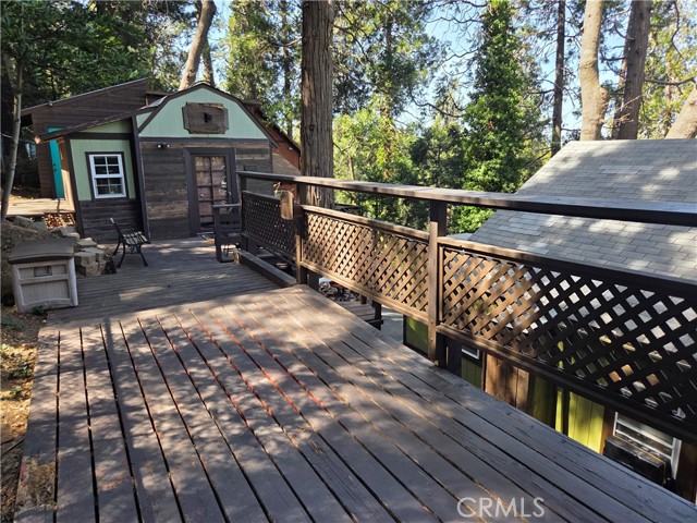 Detail Gallery Image 4 of 32 For 23553 Lake Dr, Crestline,  CA 92325 - 2 Beds | 2 Baths