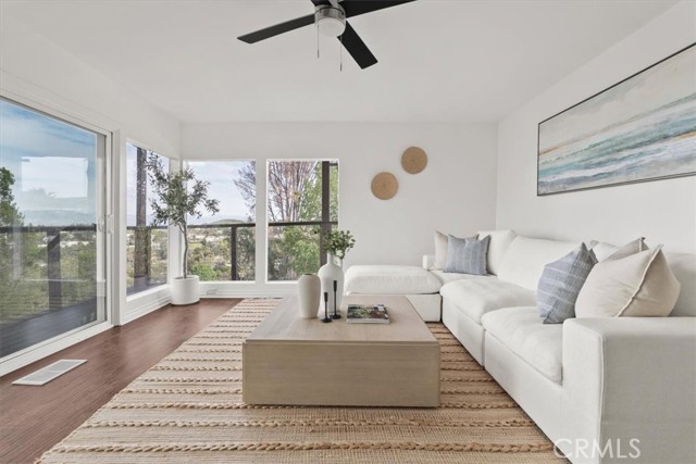 Detail Gallery Image 16 of 61 For 5160 Medina Rd, Woodland Hills,  CA 91364 - 3 Beds | 2/1 Baths