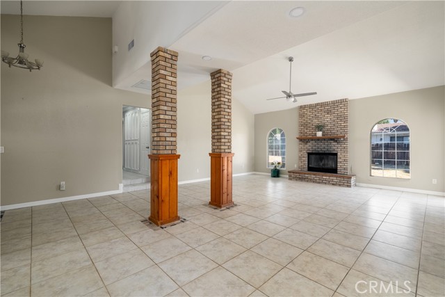 23570 Brook Drive, Canyon Lake CA: https://media.crmls.org/medias/f3ced5cc-4ed3-430b-a106-b16ee90a4759.jpg