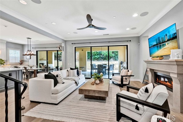 Detail Gallery Image 4 of 37 For 32 Lark, Lake Forest,  CA 92630 - 5 Beds | 4 Baths