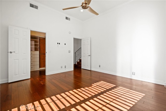 Detail Gallery Image 12 of 28 For 18409 Collins Street #D,  Tarzana,  CA 91356 - 2 Beds | 2/1 Baths