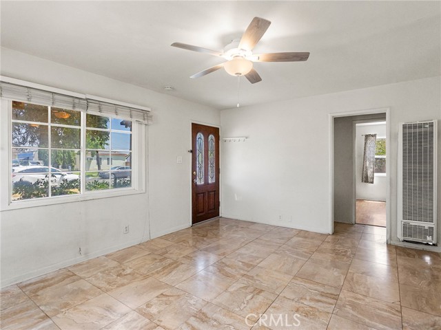 2215 N Brighton Street, Burbank CA: https://media.crmls.org/medias/f3d0b42a-ce3c-455d-ac99-cf984f10c33f.jpg