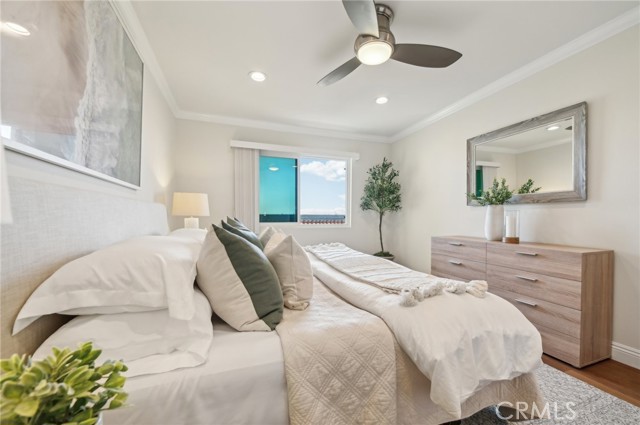 1707 Pacific Coast Highway, Hermosa Beach, California 90254, 2 Bedrooms Bedrooms, ,2 BathroomsBathrooms,Residential,Sold,Pacific Coast Highway,SB24105378