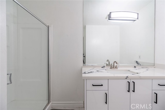 Detail Gallery Image 13 of 54 For 121 Sinclair Ave #207,  Glendale,  CA 91206 - 2 Beds | 2 Baths