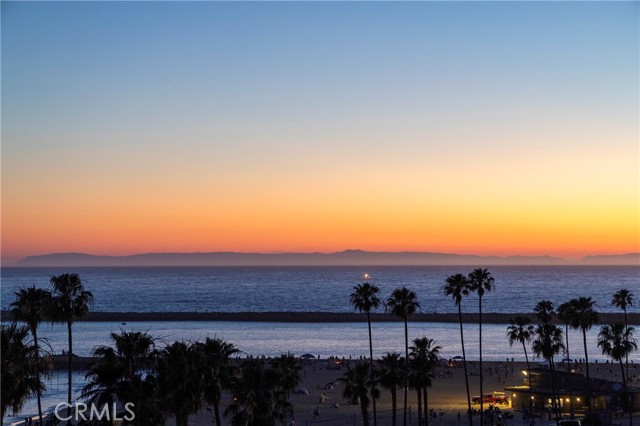 Detail Gallery Image 5 of 23 For 221 Larkspur Ave, Corona Del Mar,  CA 92625 - 4 Beds | 3 Baths